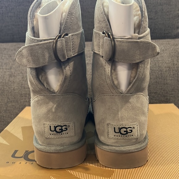 UGG Remora w/Ash size 8 - Picture 2 of 12